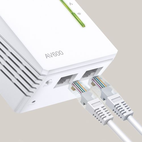 TP-LINK (TL-WPA4220T KIT) 300Mbps AV600 Wireless N Powerline Adapter Triple Kit